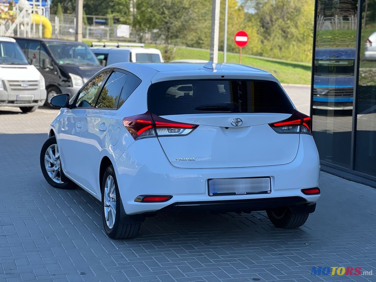 2018' Toyota Auris photo #3