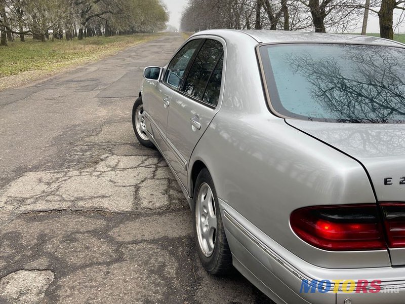 2001' Mercedes-Benz E-Class photo #5