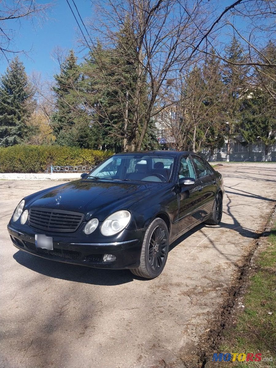 2005' Mercedes-Benz E-Class photo #2