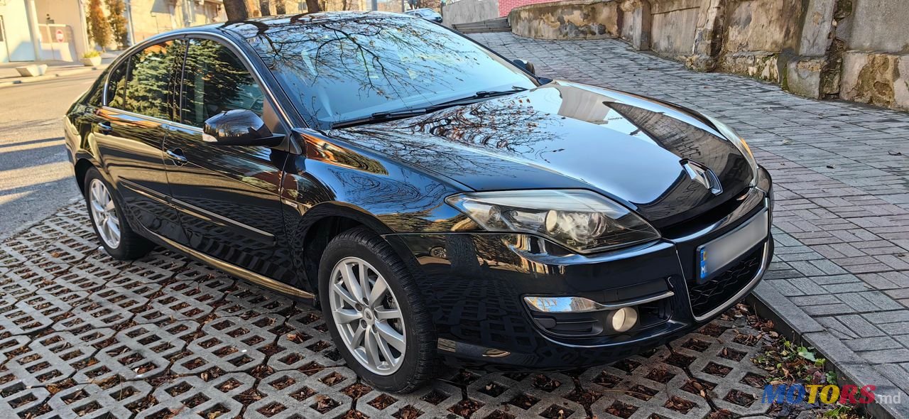 2011' Renault Laguna photo #3