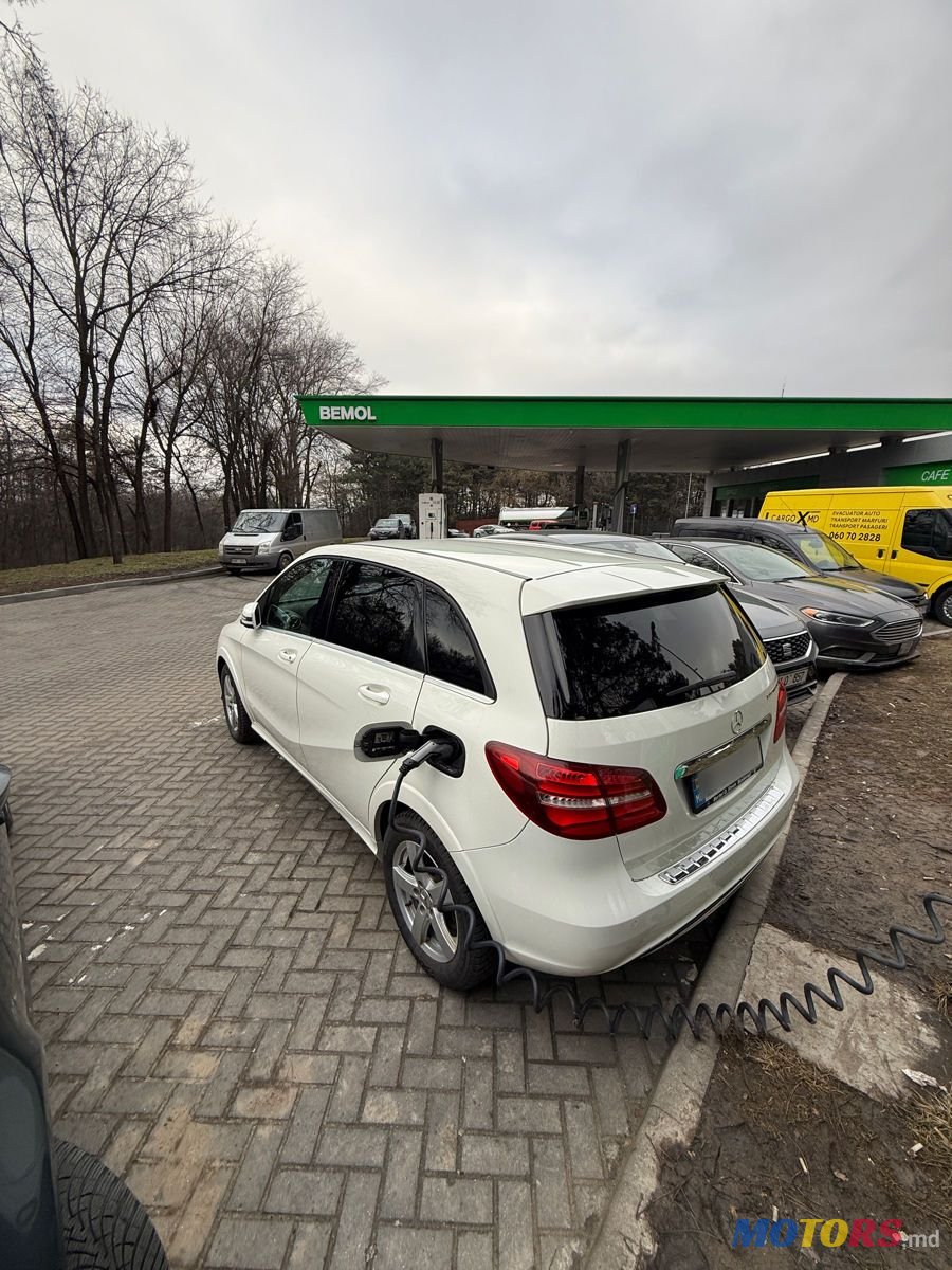 2014' Mercedes-Benz B-Class photo #3