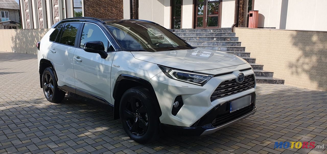2019' Toyota RAV4 photo #6