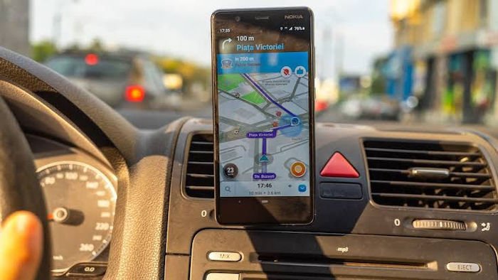 Lovitură pentru utilizatorii Waze: UE interzice raportarea filtrelor de Poliție