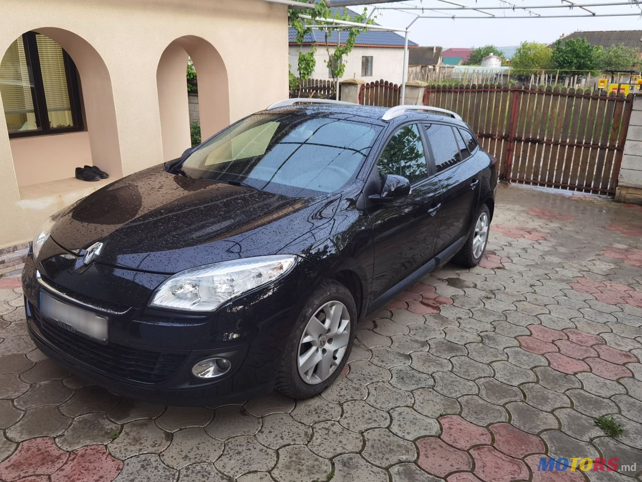 2012' Renault Megane photo #2