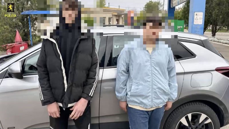 Doi minori de 15 ani au răpit un automobil din sectorul Botanica și au fost prinși în Anenii Noi