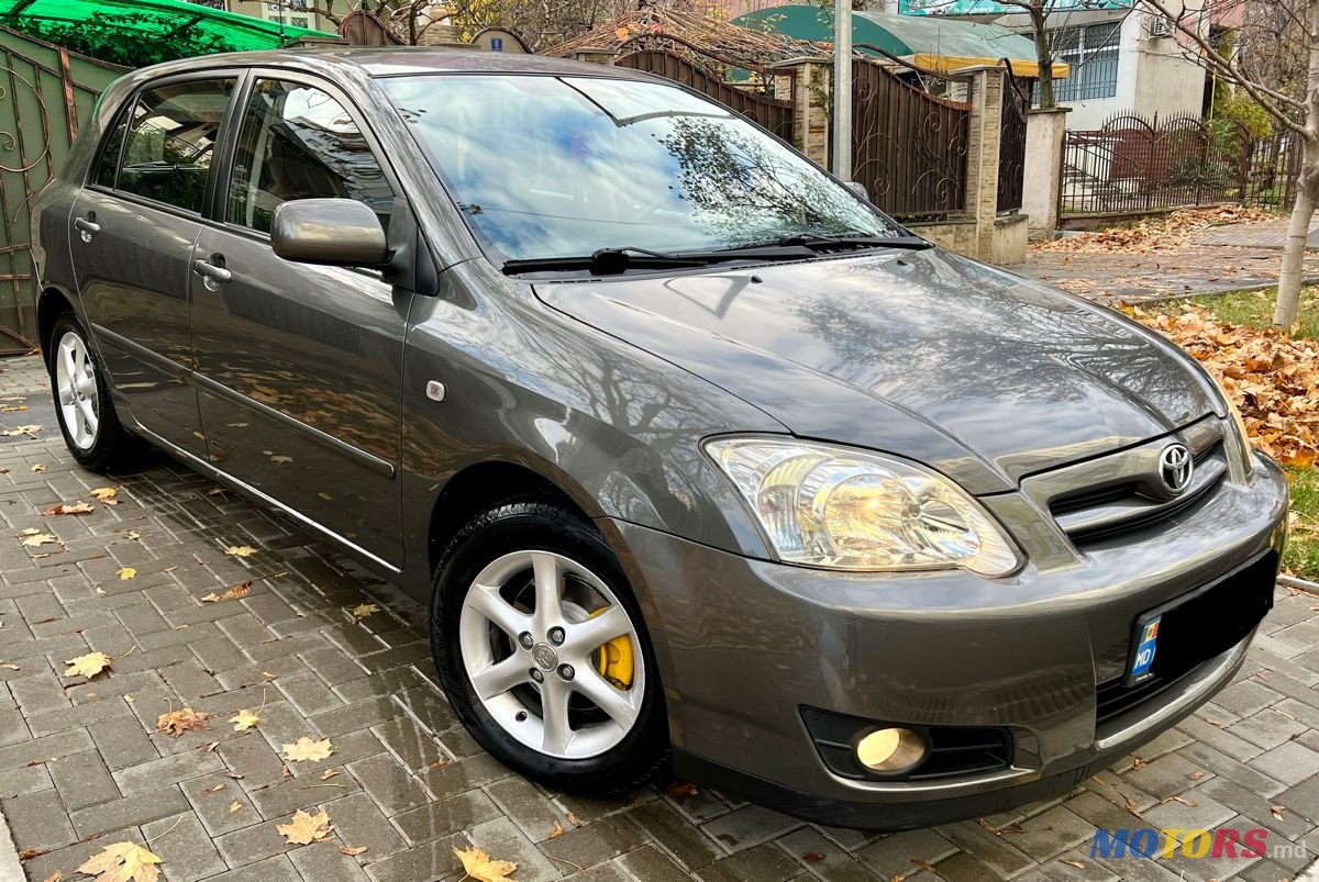 2005' Toyota Corolla photo #1