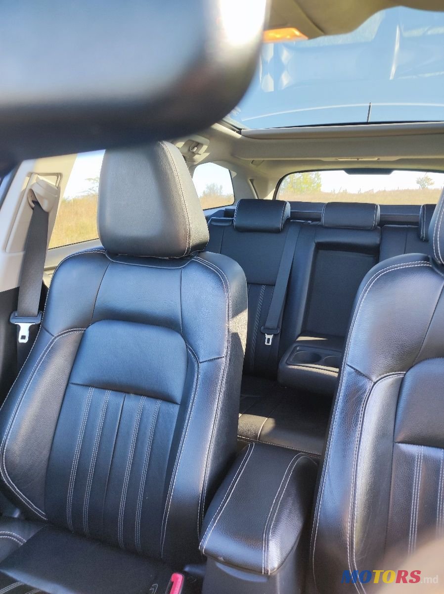 2015' Toyota Auris photo #5