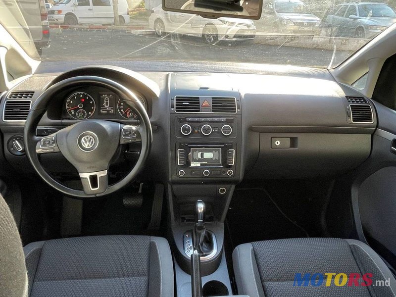 2013' Volkswagen Touran photo #2