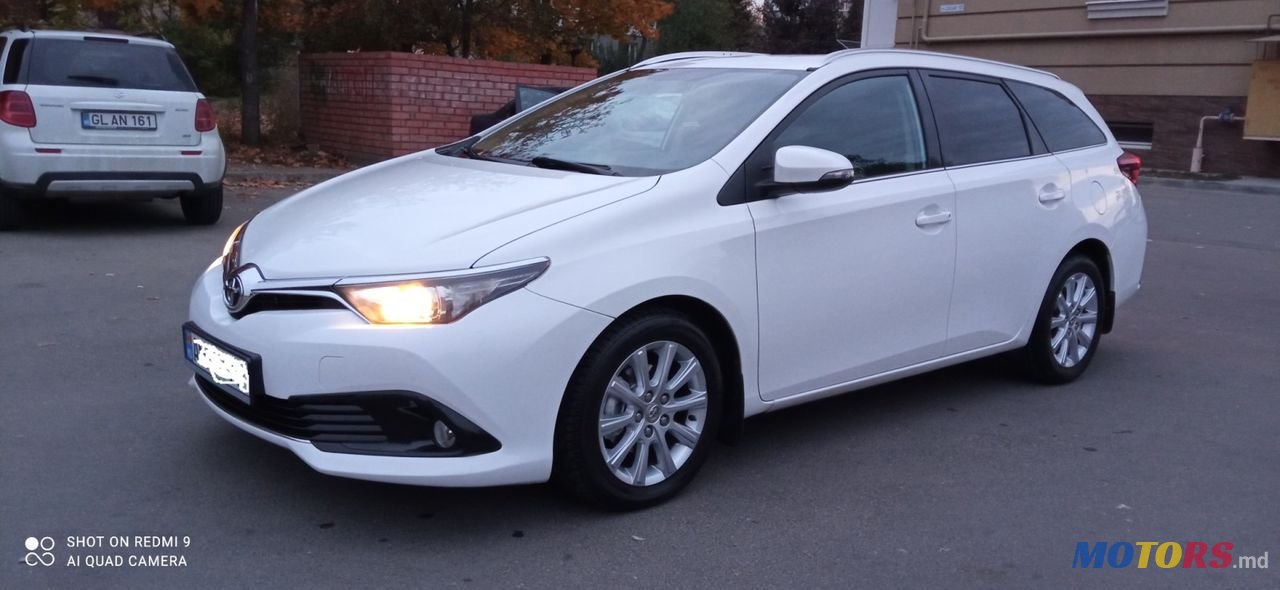 2016' Toyota Auris photo #4