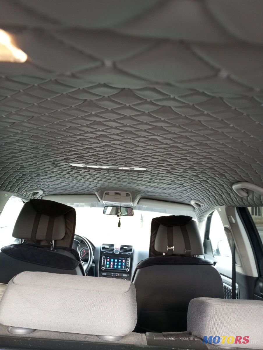 2008' Volkswagen Golf photo #4