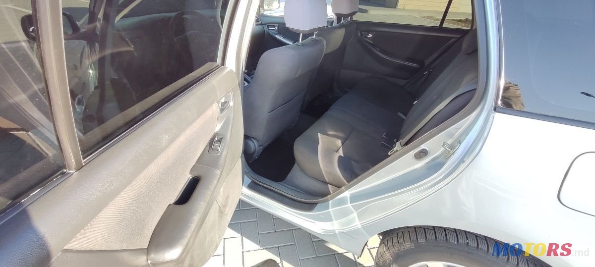 2005' Toyota Corolla photo #4