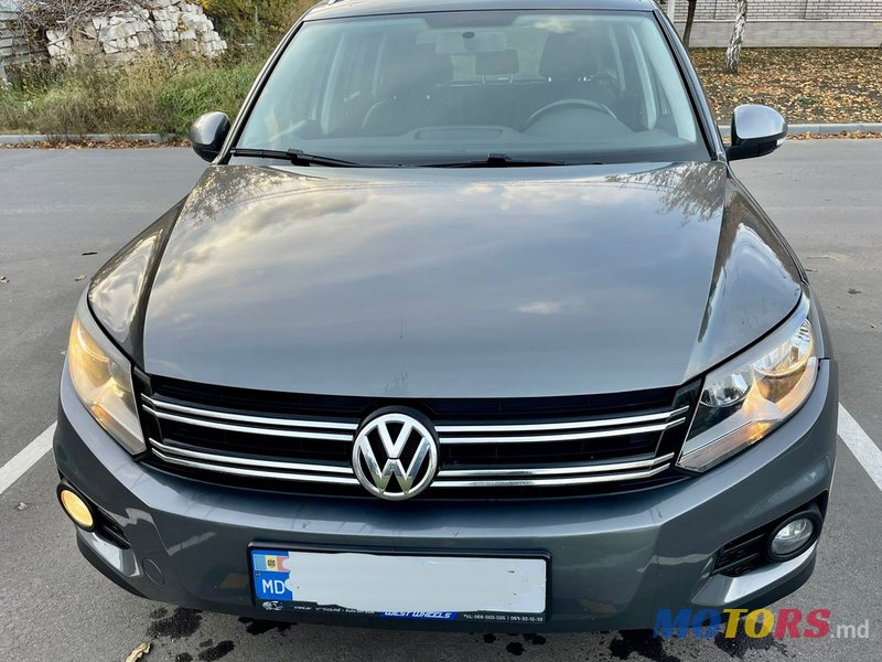 2012' Volkswagen Tiguan photo #6
