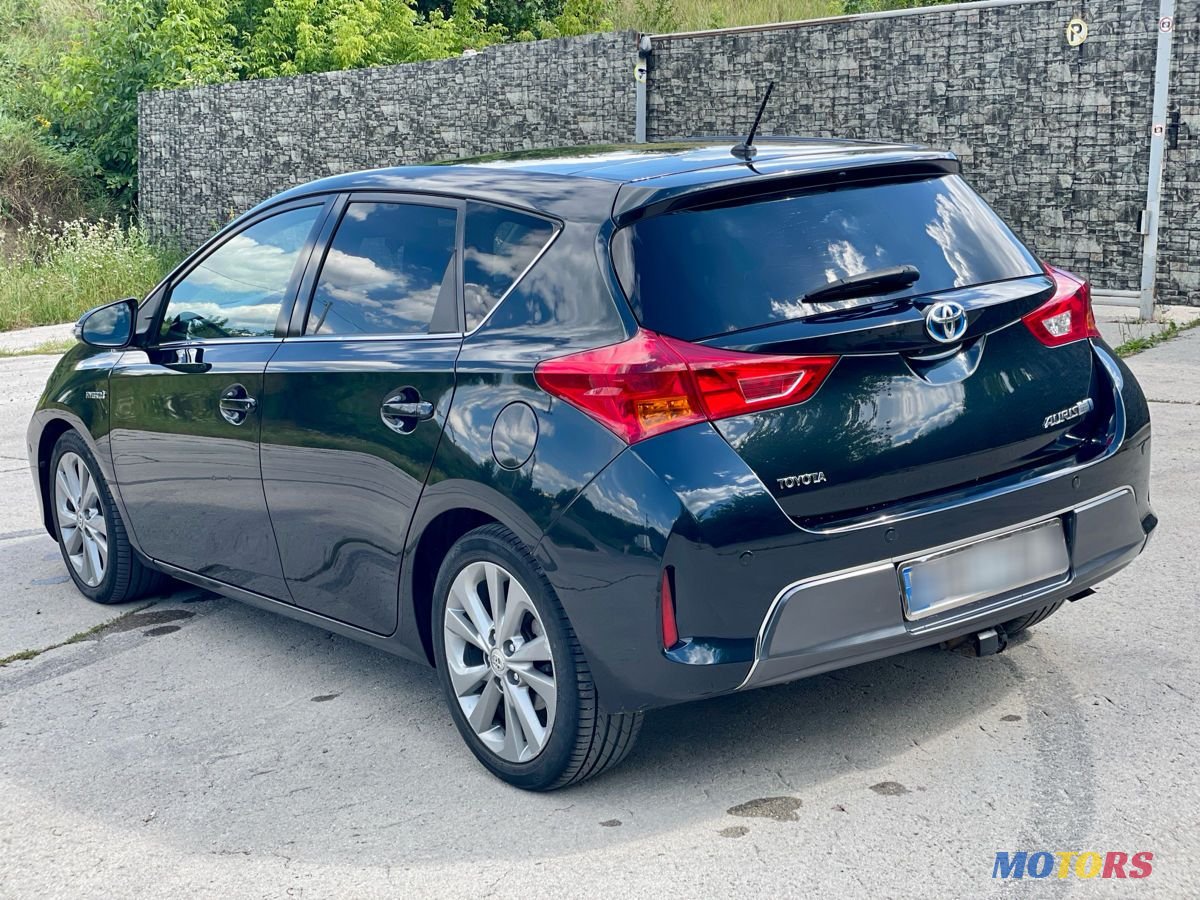 2013' Toyota Auris photo #5