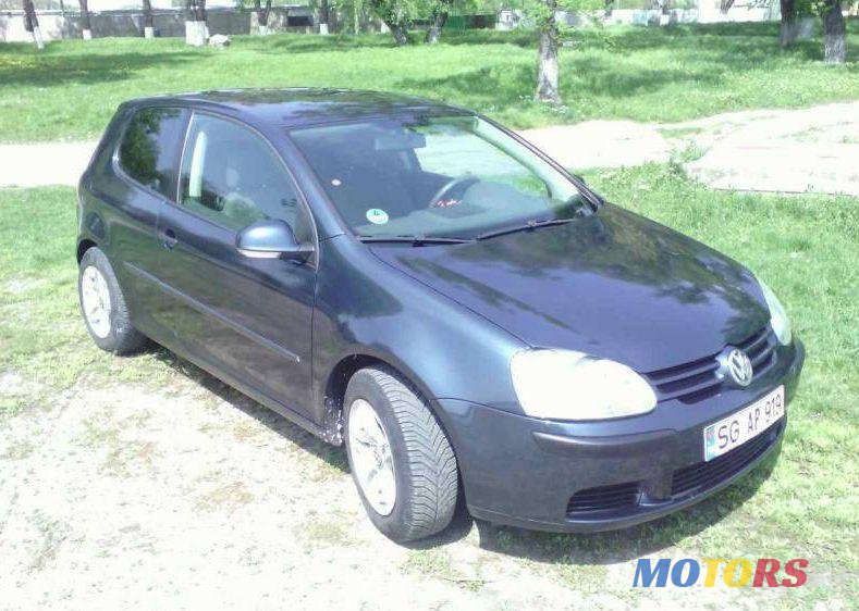 2004' Volkswagen Golf photo #1