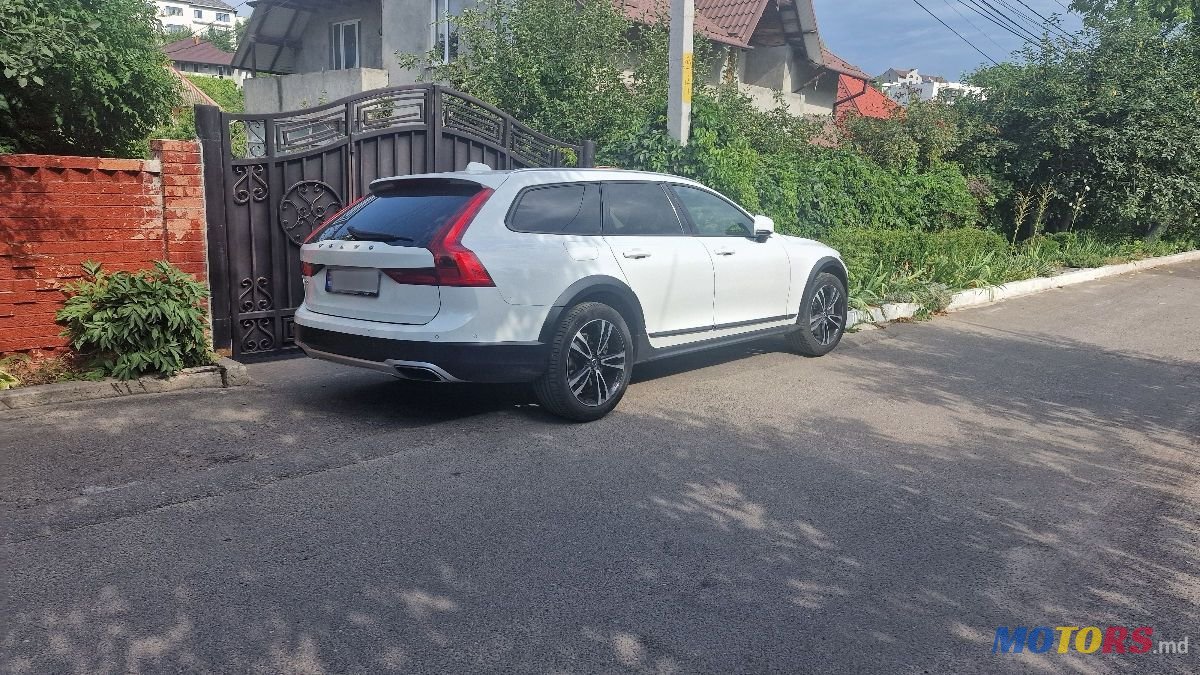 2018' Volvo V90 Cross Country photo #5