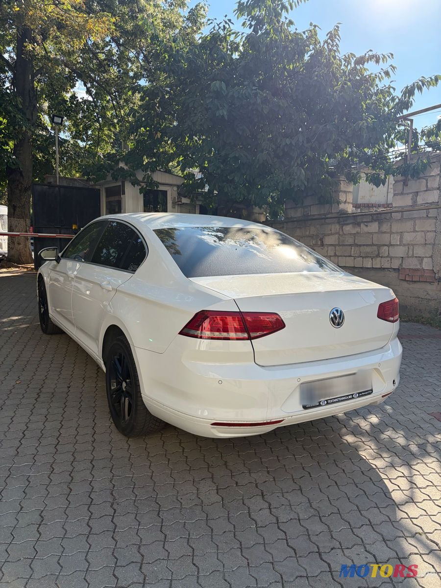 2016' Volkswagen Passat photo #3