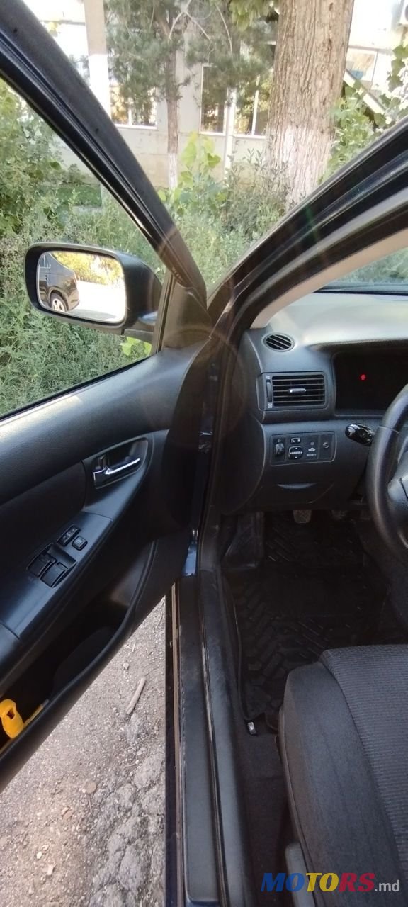 2005' Toyota Corolla photo #5