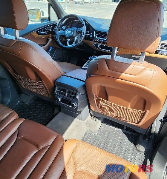 2017' Audi Q7 photo #6