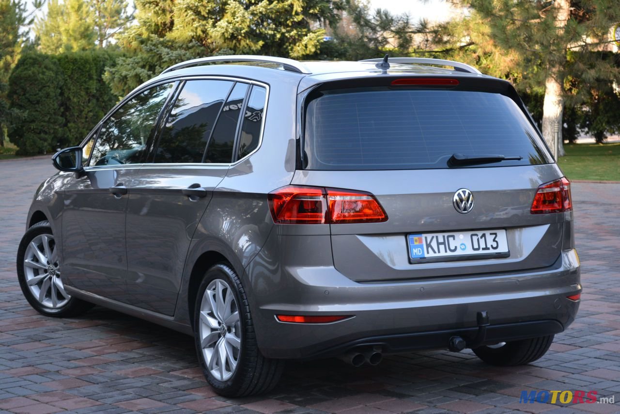 2017' Volkswagen Golf Plus photo #1