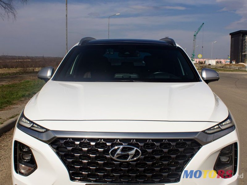 2018' Hyundai Santa Fe photo #1