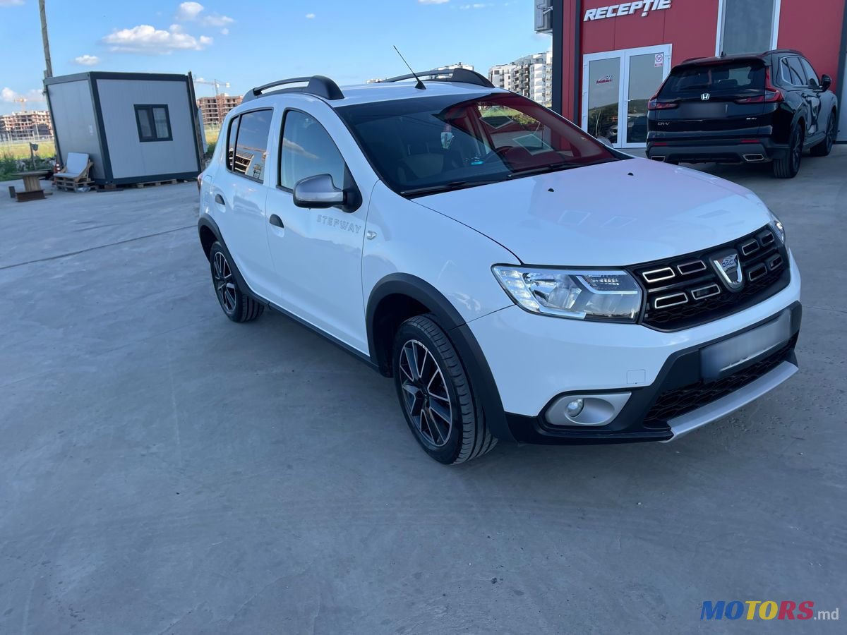 2019' Dacia Sandero Stepway photo #2