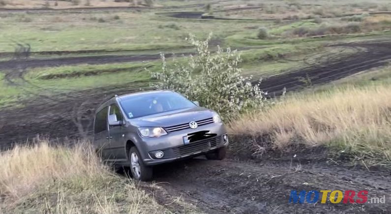 2013' Volkswagen Caddy photo #4