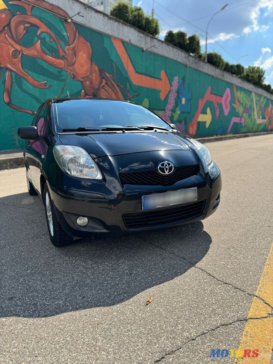 2009' Toyota Yaris photo #6