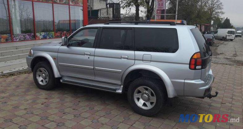 2004' Mitsubishi Pajero Sport photo #2