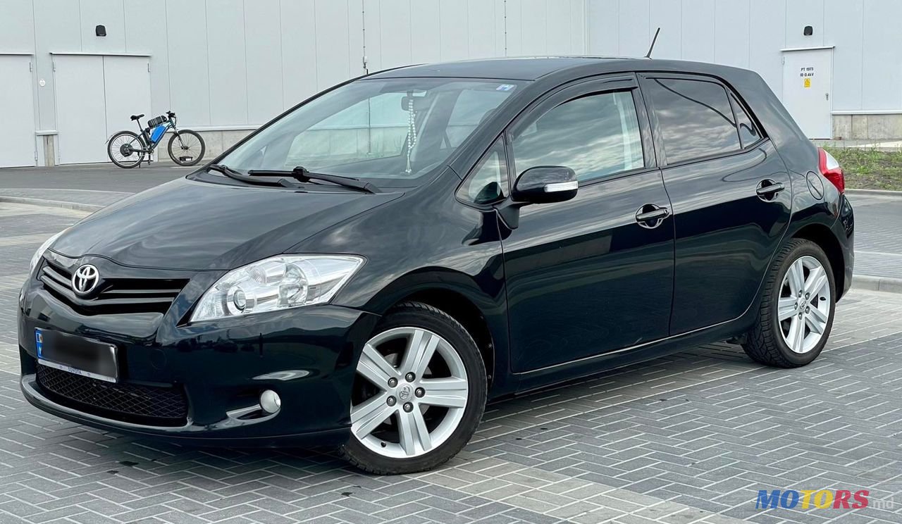 2010' Toyota Auris photo #3
