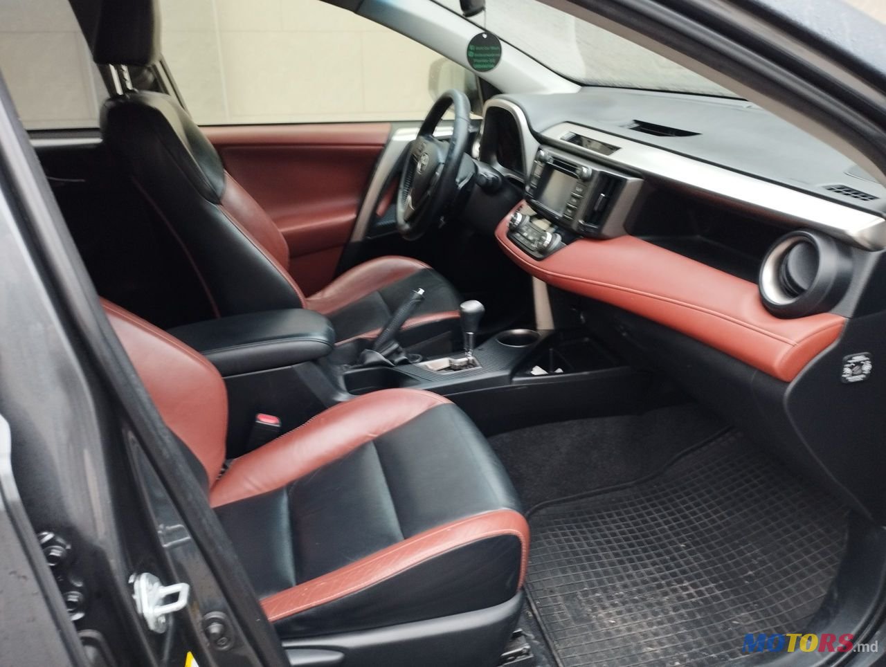 2013' Toyota RAV4 photo #3