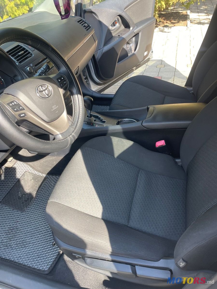 2010' Toyota Avensis photo #6