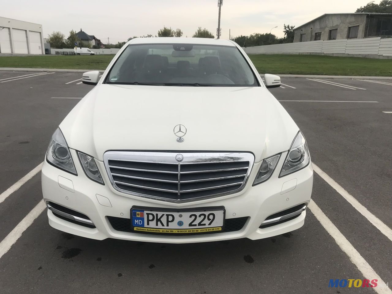 2011' Mercedes-Benz E Класс photo #1