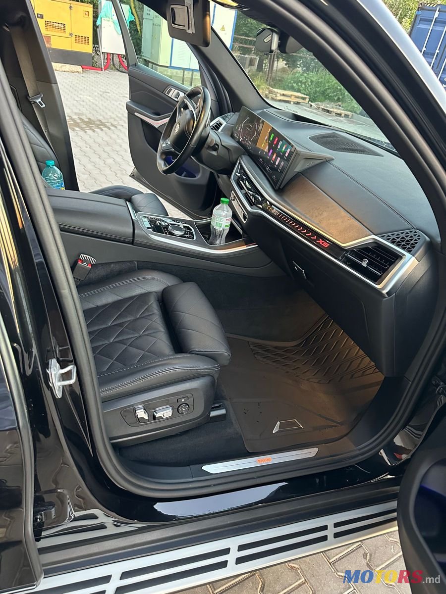 2023' BMW X5 photo #6