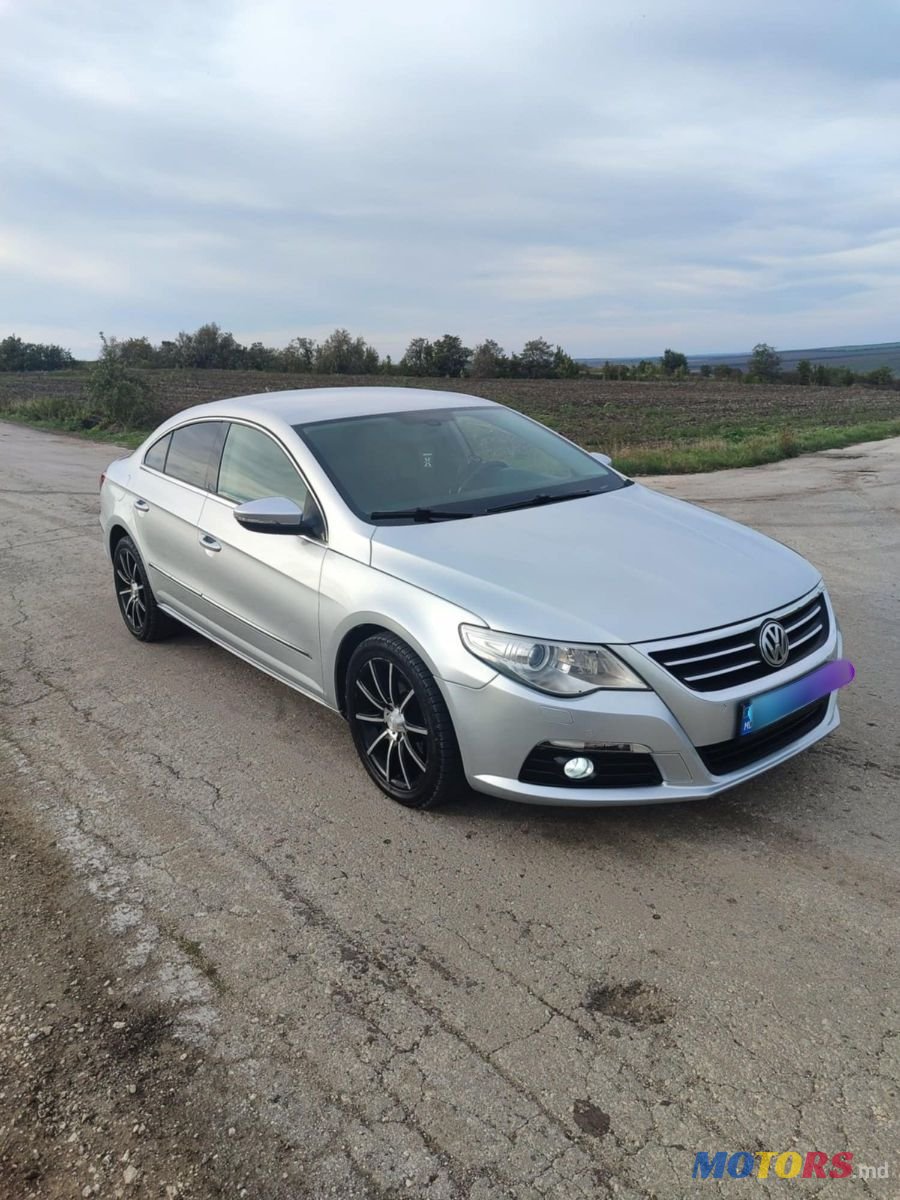 2009' Volkswagen Passat photo #5