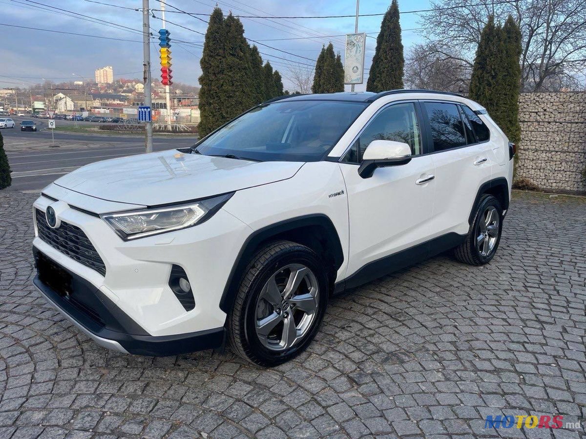 2021' Toyota RAV4 photo #2