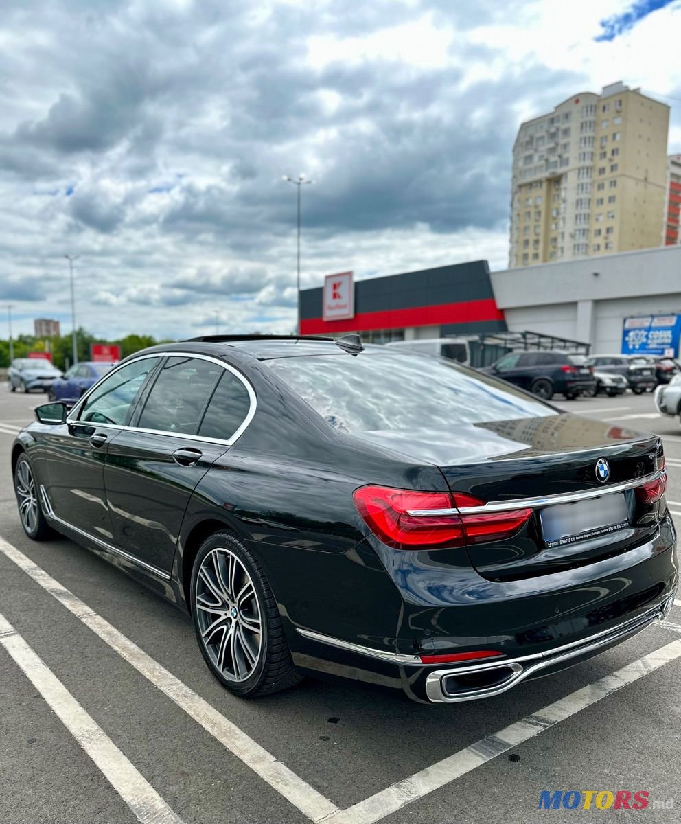 2016' BMW 7 Series photo #5