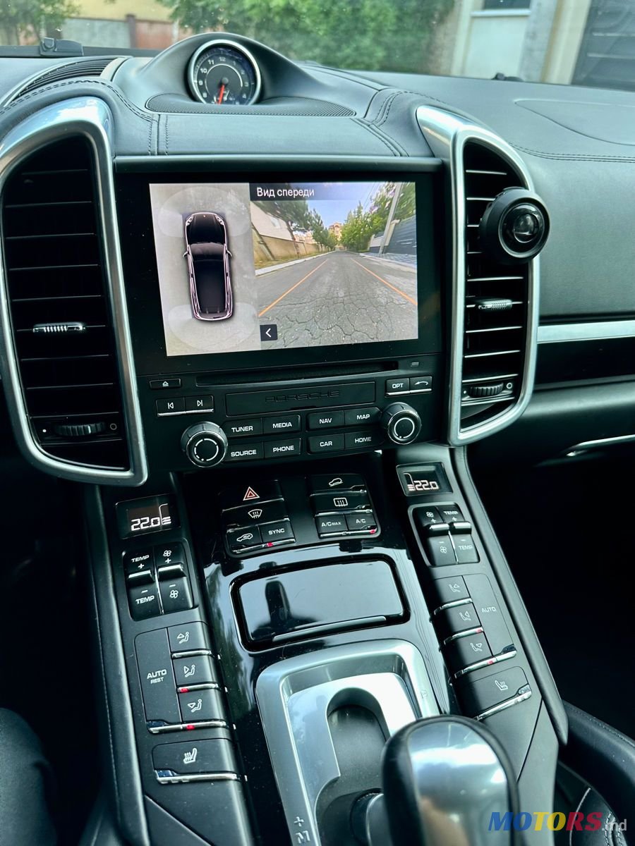 2017' Porsche Cayenne photo #6