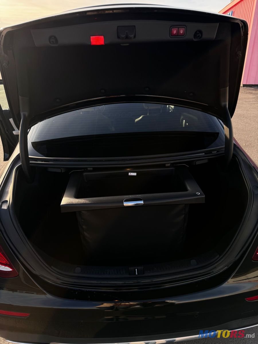 2018' Mercedes-Benz E-Class photo #5