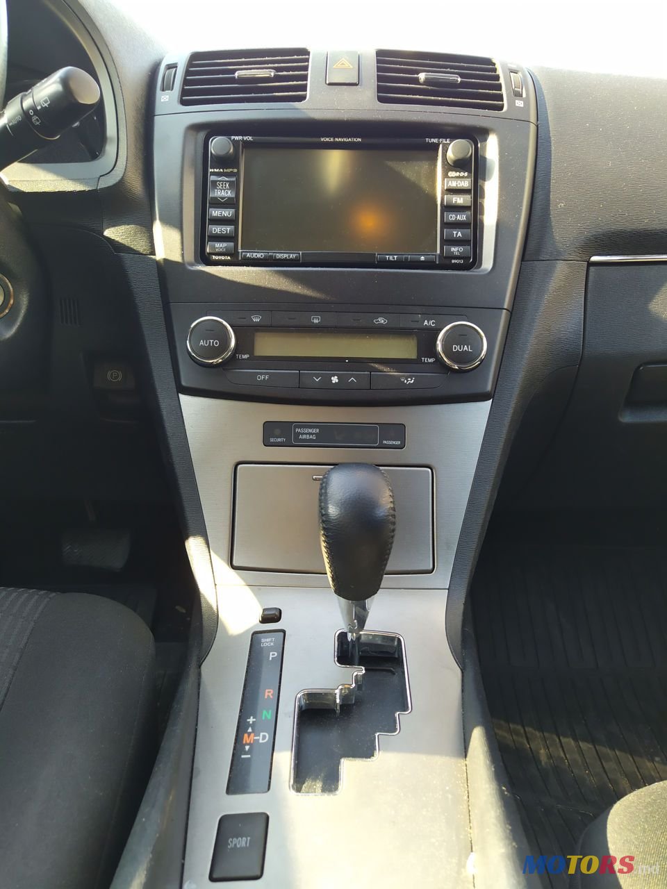 2010' Toyota Avensis photo #1