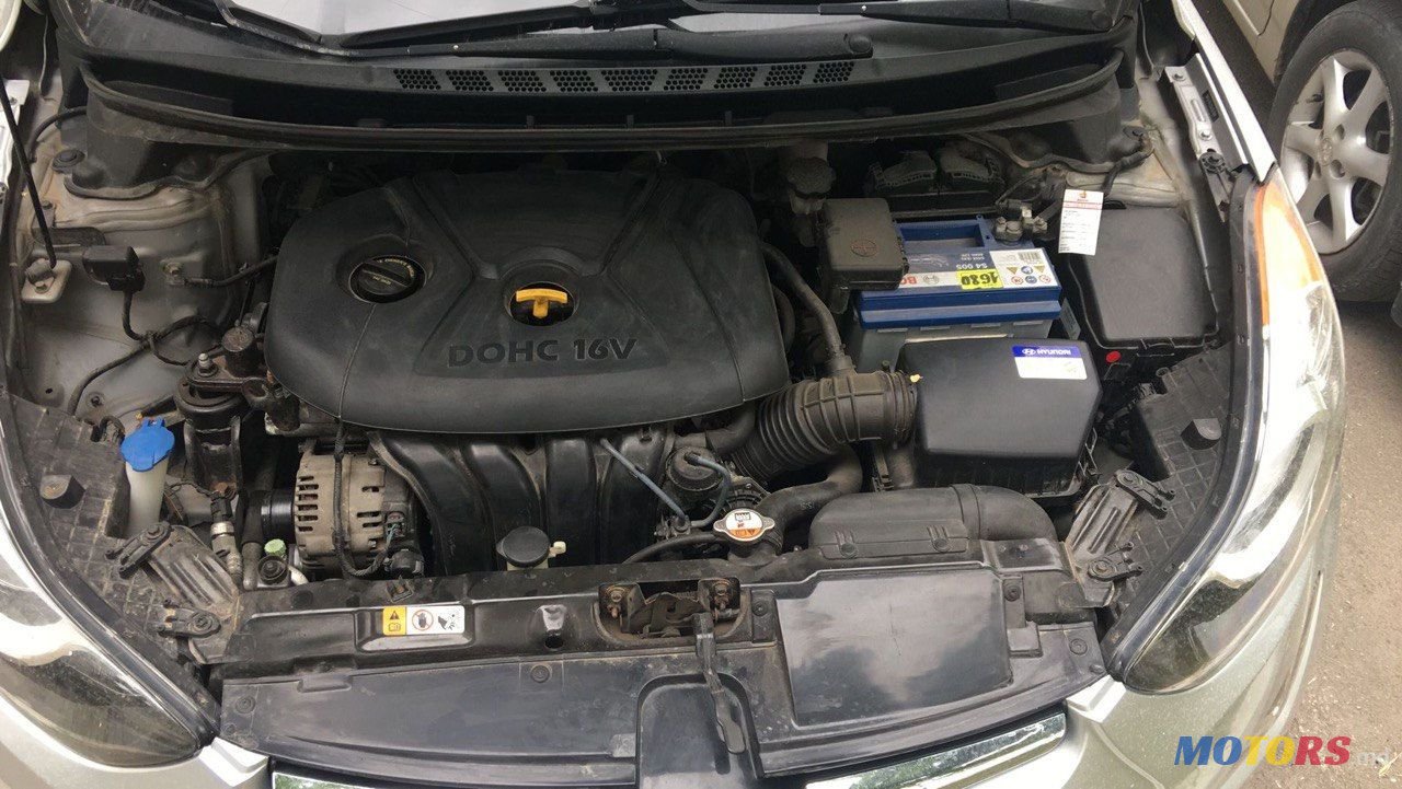 2013' Hyundai Elantra photo #3