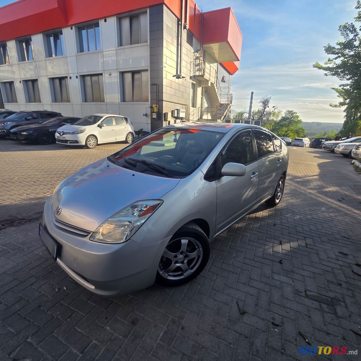 2005' Toyota Prius photo #3