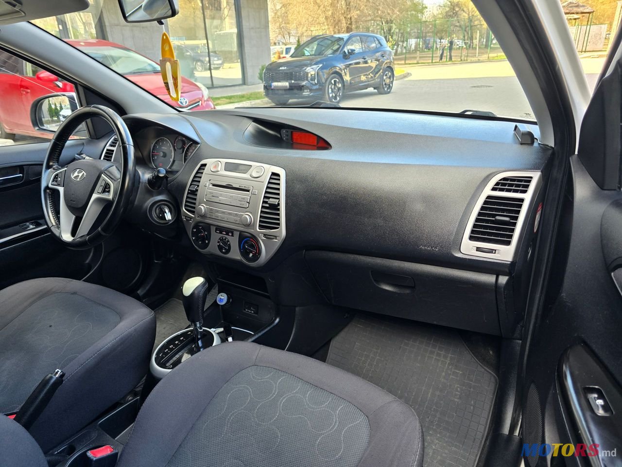 2010' Hyundai i20 photo #6