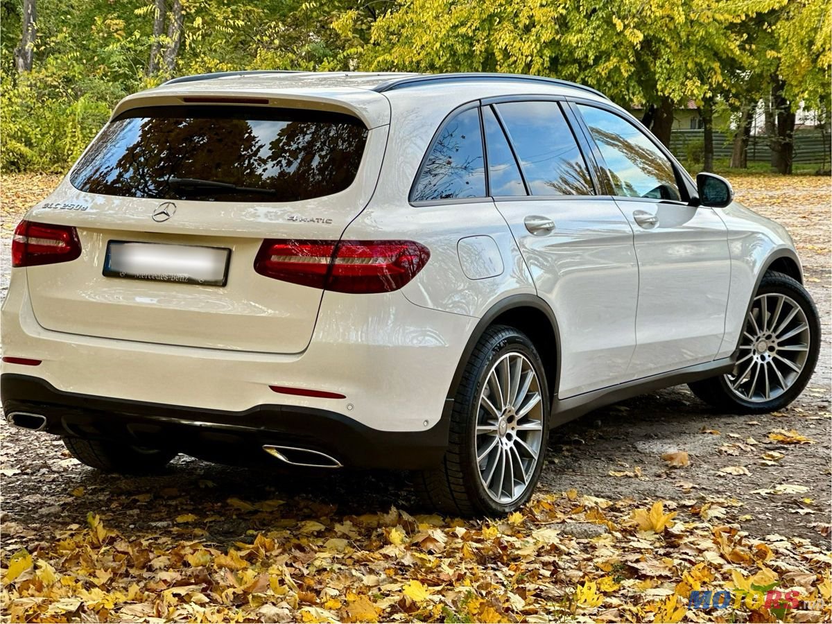 2015' Mercedes-Benz GLC photo #5