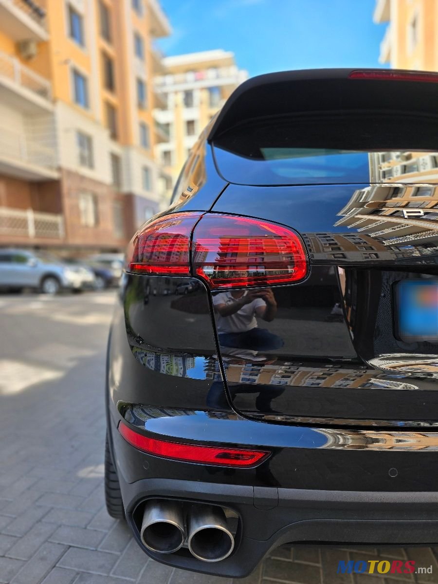 2016' Porsche Cayenne photo #3