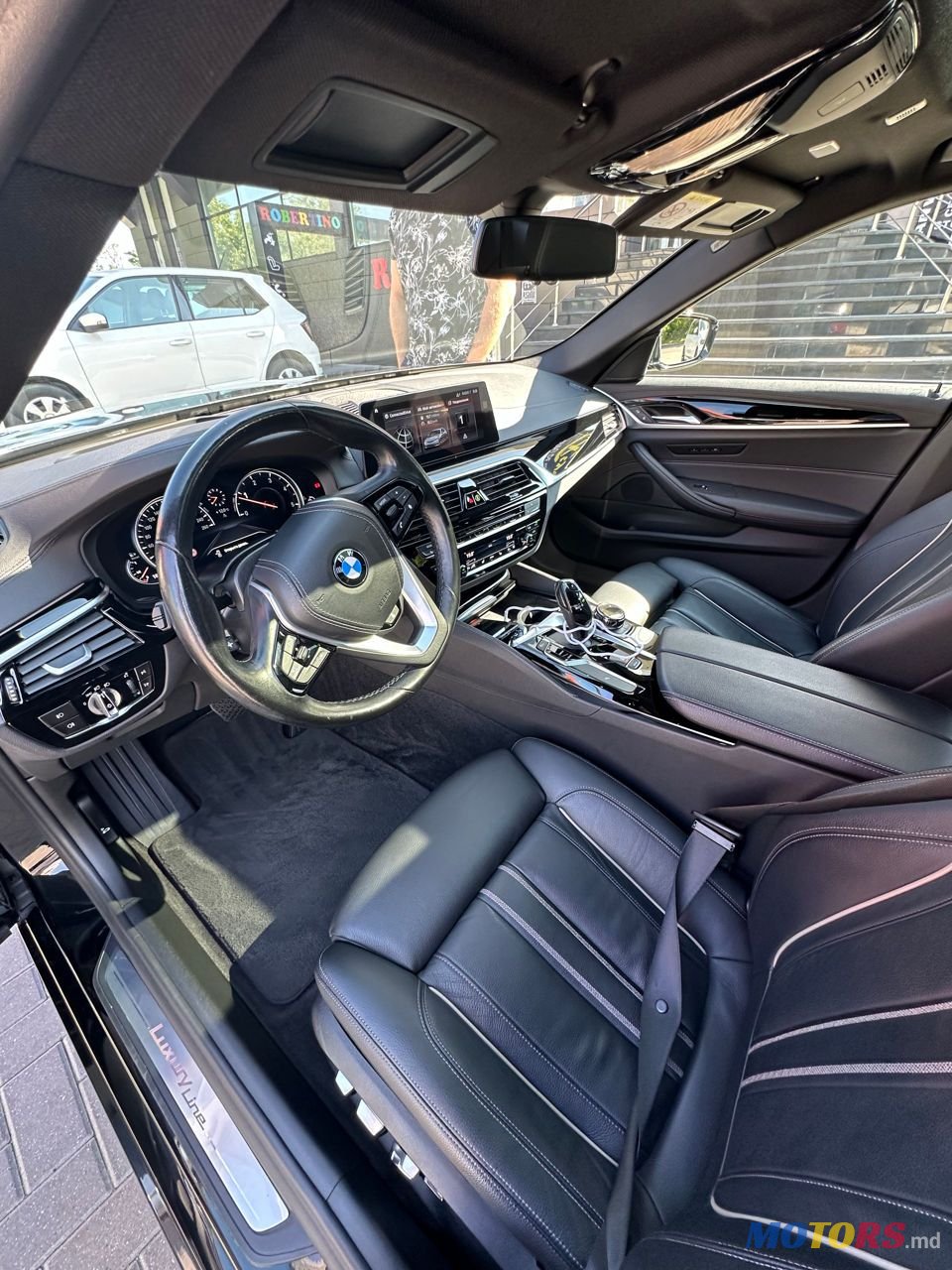 2018' BMW 5 Series photo #3