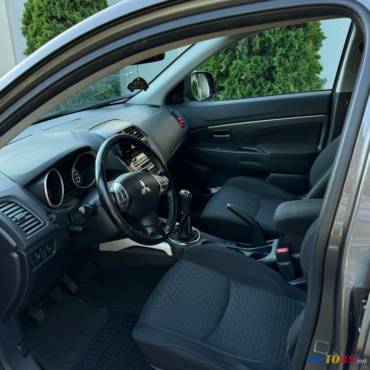 2011' Mitsubishi ASX photo #4