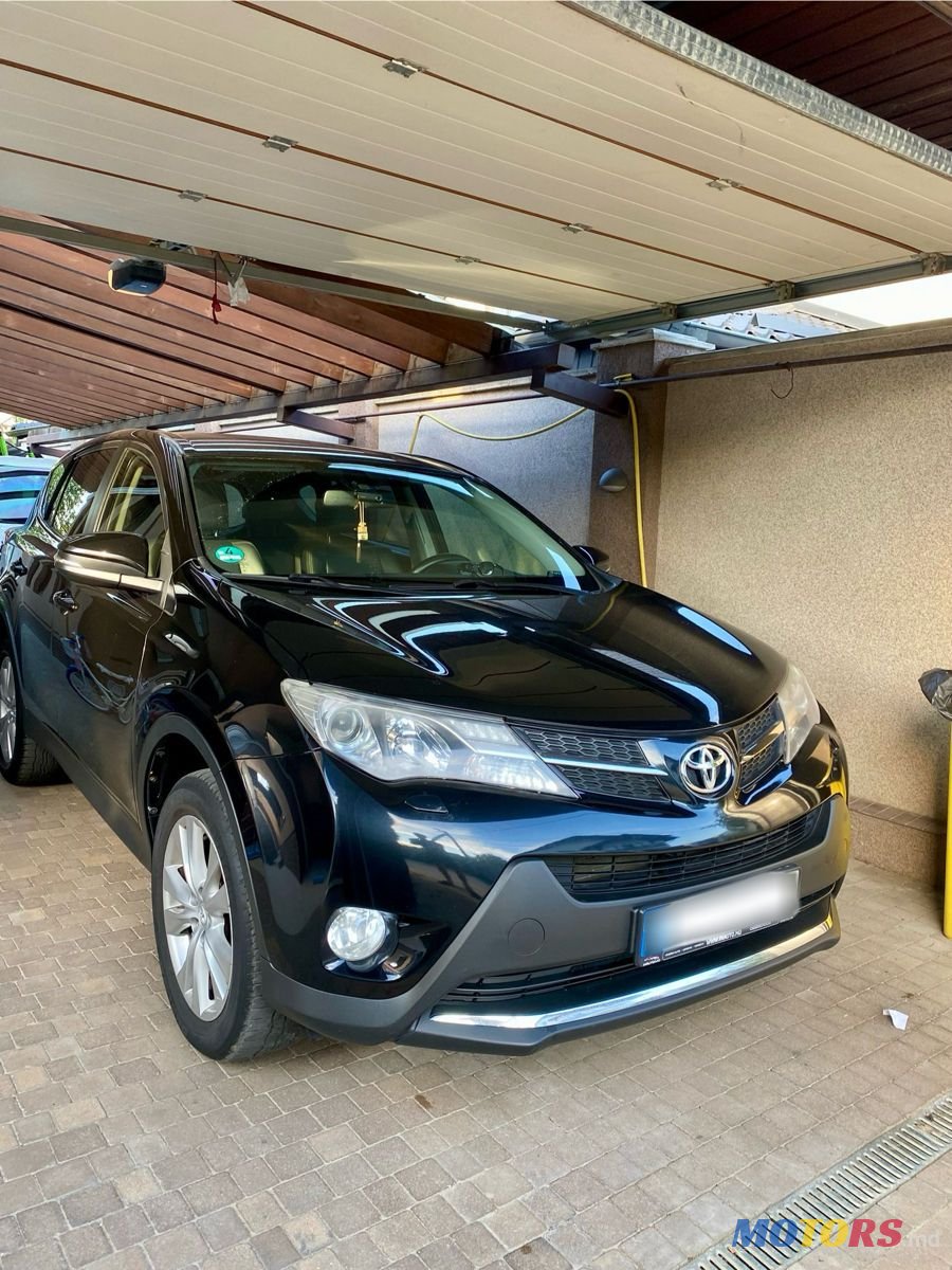 2015' Toyota RAV4 photo #1