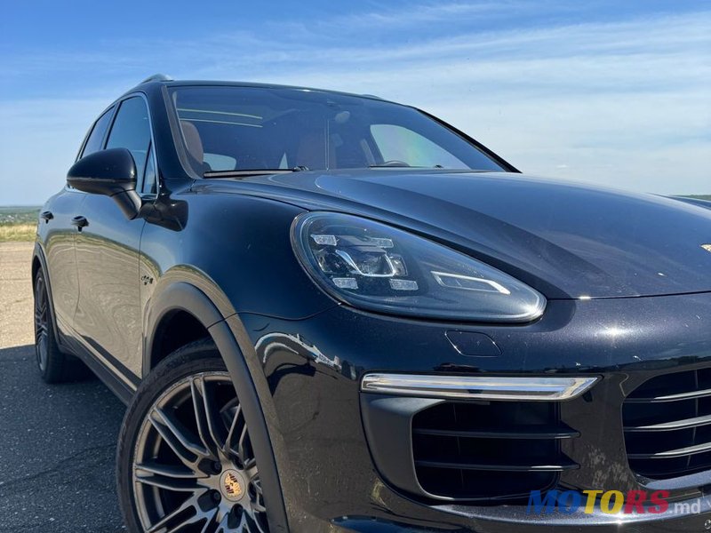 2015' Porsche Cayenne photo #1