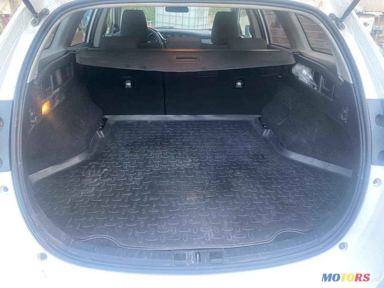 2016' Toyota Auris photo #4