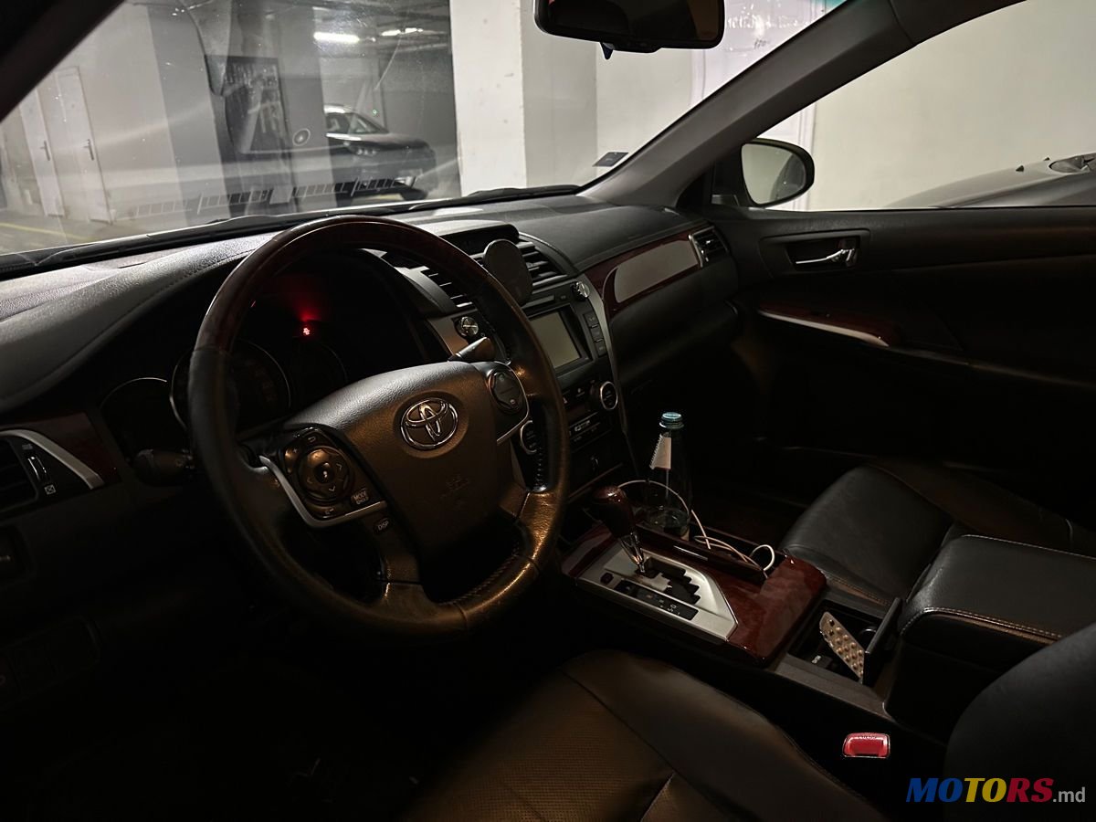 2012' Toyota Camry photo #3